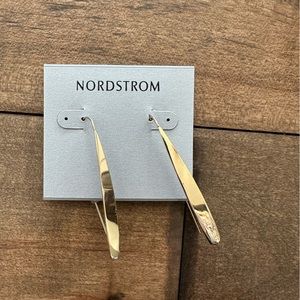 NWT!! Gold Dangle Earrings